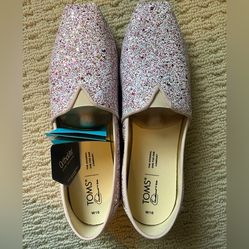 New in box sparklyToms- women’s size 10 - Picture 1 of 7